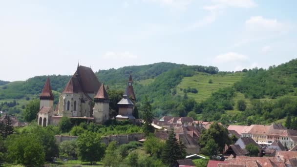 Панорамный Вид Знаменитую Укрепленную Саксонскую Церковь Бьертан Сибиу Румыния — стоковое видео