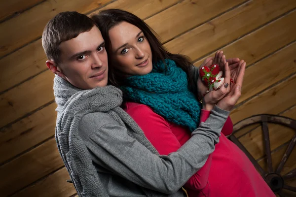 Pair of lovers are holding valentines — Stock Photo, Image