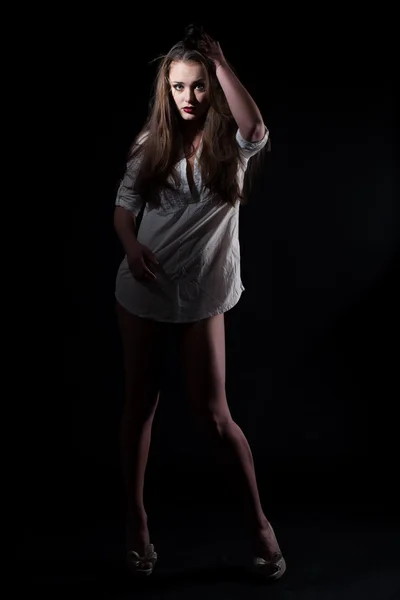 Studio portrait of a beautiful young girl — Stock Photo, Image