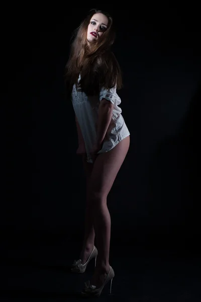 Studio portrait of a beautiful young girl — Stock Photo, Image