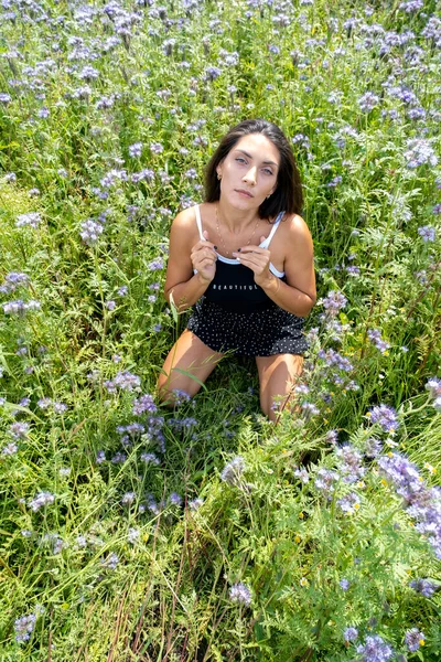 Young Slender Girl Black Bodysuit Field Wildflowers — Stock Photo, Image