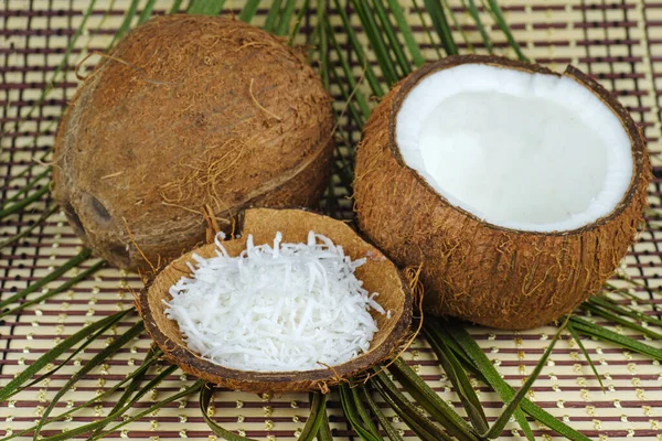 Whole Coconut Grated Half — Stock Photo, Image