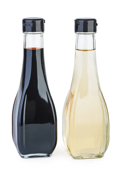 Bottiglie Con Aceto Mele Uva Isolate Fondo Bianco — Foto Stock