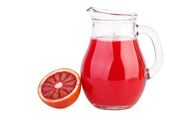 Glaskrug Mit Blutigem Orangensaft Isoliert Auf Weißem Hintergrund — Stockfoto