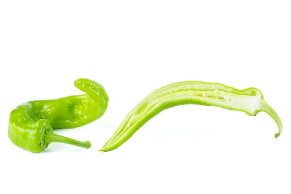 Grön Varm Chili Paprika Isolerad Vit Bakgrund — Stockfoto