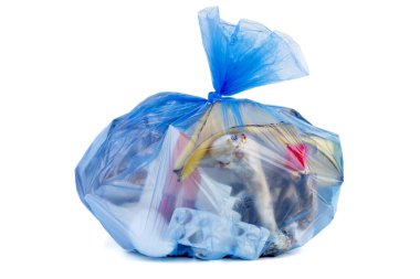 Beyaz arkaplanda izole edilmiş büyük mavi plastik çöp torbası