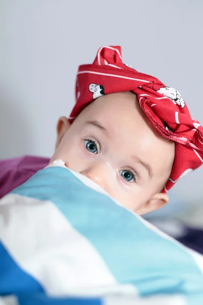 Little baby hide-and-seek — Stock Photo, Image