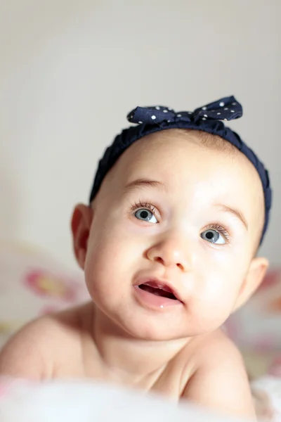 सुंदर लहान बाळ मुलगी — स्टॉक फोटो, इमेज
