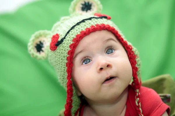 Baby i rolig hatt — Stockfoto