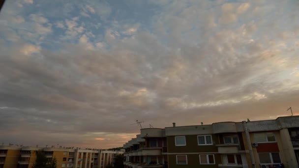 Sunrise in the city with clouds and sky — Stock Video