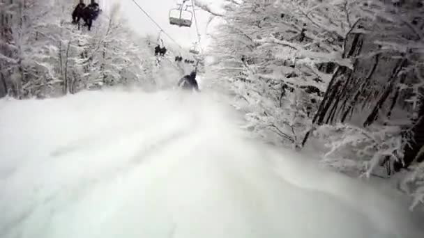 Ski sport man neråt på vintern med slow motion — Stockvideo