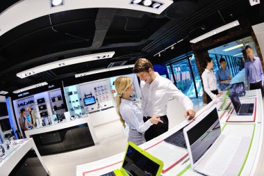 tüketici elektronik mağazasında satın