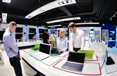 tüketici elektronik mağazasında satın