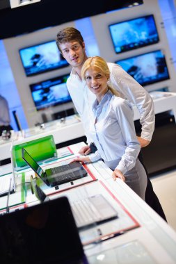tüketici elektronik mağazasında satın