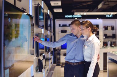 tüketici elektronik mağazasında satın