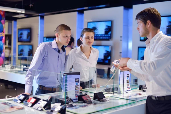 Vásárlás, fogyasztói elektronikai áruház — Stock Fotó