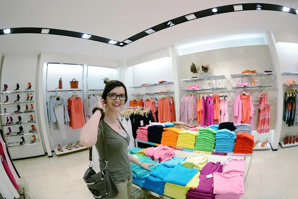 Frau beim Einkaufen — Stockfoto