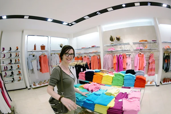 Kvinna i shopping — Stockfoto