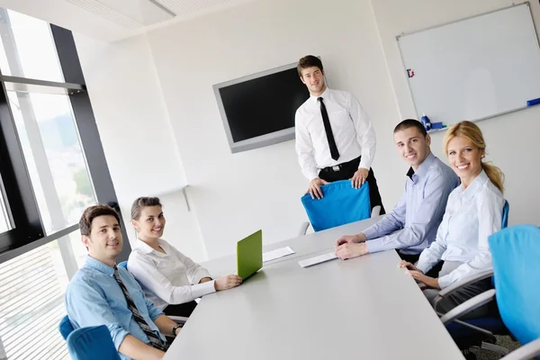 Negócios em uma reunião no escritório — Fotografia de Stock