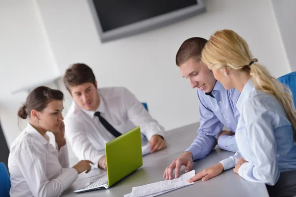 Business in een vergadering op kantoor — Stockfoto