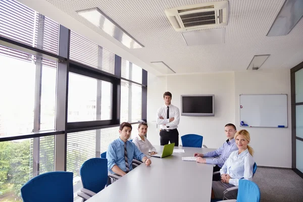 Affaires en réunion au bureau — Photo