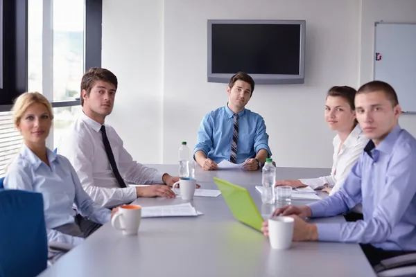 Negocios en una reunión en la oficina —  Fotos de Stock