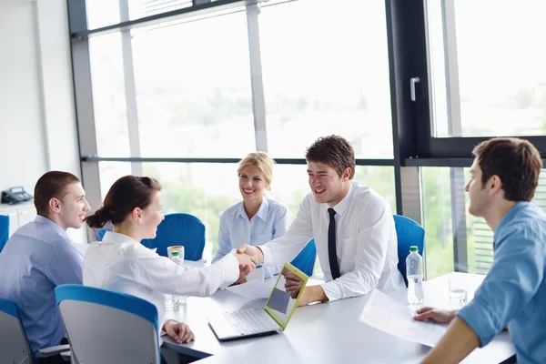 Affari in una riunione in ufficio — Foto Stock