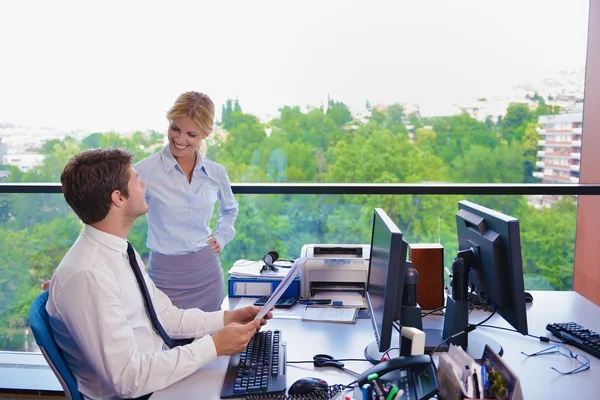 Business in een vergadering op kantoor — Stockfoto