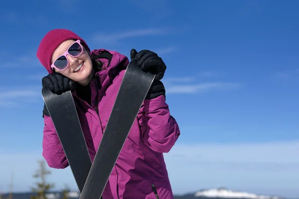 Invierno mujer esquí —  Fotos de Stock