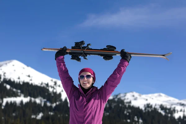 Invierno mujer esquí —  Fotos de Stock