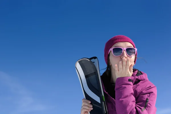Vintern kvinna ski — Stockfoto
