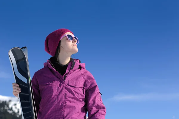 Invierno mujer esquí — Foto de Stock