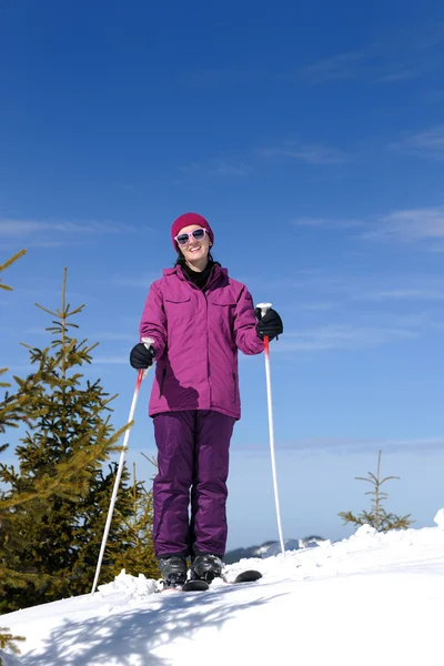 Invierno mujer esquí —  Fotos de Stock