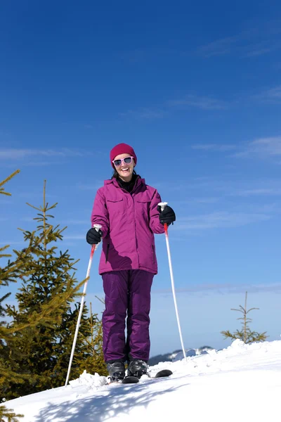 Inverno mulher esqui — Fotografia de Stock