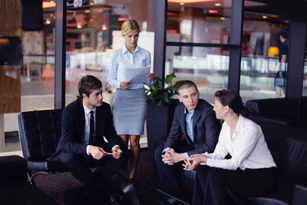 Negocios en una reunión en la oficina — Foto de Stock