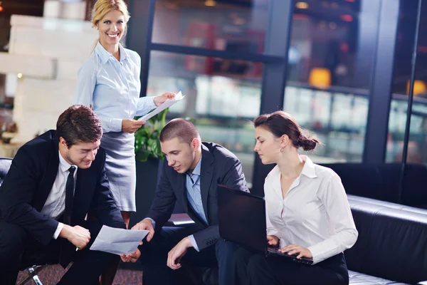 Negocios en una reunión en la oficina — Foto de Stock