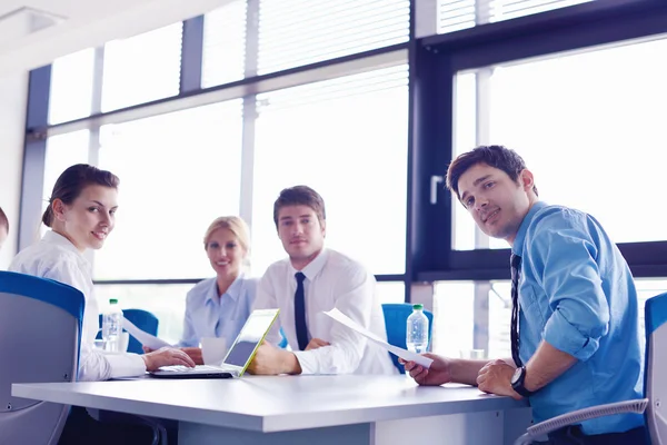 Business in een vergadering op kantoor — Stockfoto