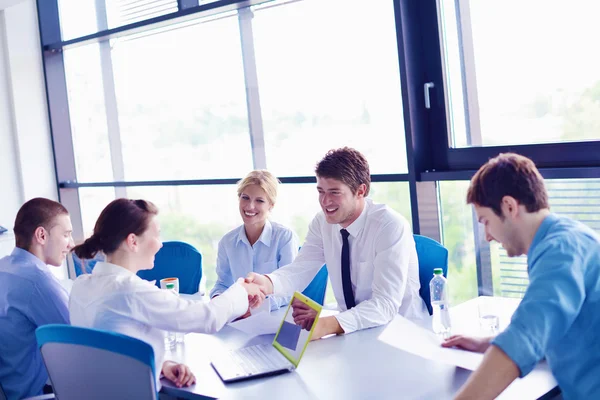 Business in een vergadering op kantoor — Stockfoto