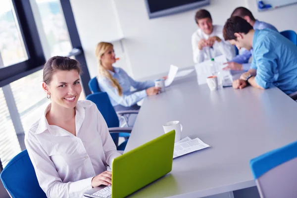 Negocios en una reunión en la oficina — Foto de Stock