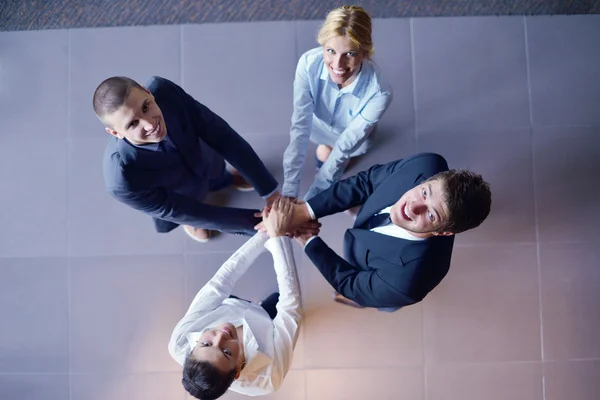 Unternehmensgruppe schließt sich zusammen — Stockfoto