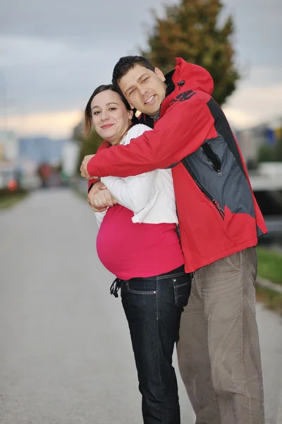 Casal feliz ao ar livre Imagem De Stock