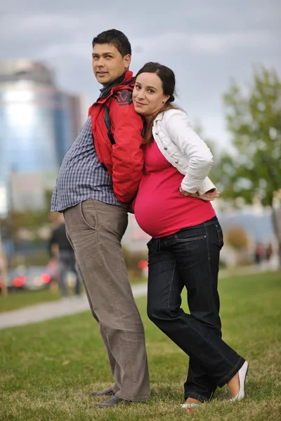 Casal feliz ao ar livre Fotografia De Stock