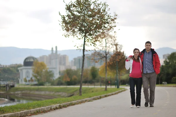 Pareja feliz al aire libre Imagen de stock