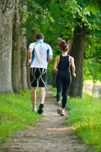 Casal jogging — Fotografia de Stock