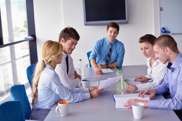 Business in een vergadering op kantoor — Stockfoto