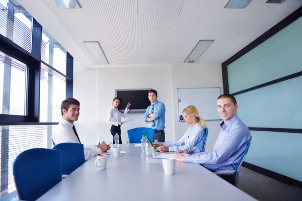 Negocios en una reunión en la oficina — Foto de Stock