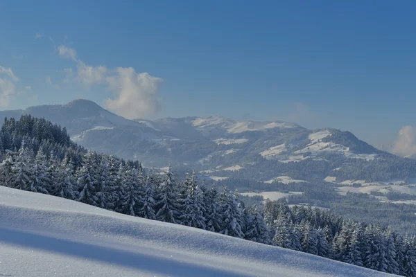 Montagna paesaggio invernale — Foto Stock