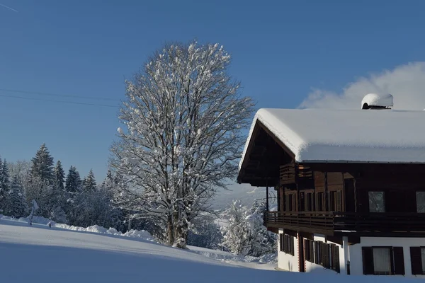 Montagna paesaggio invernale — Foto Stock