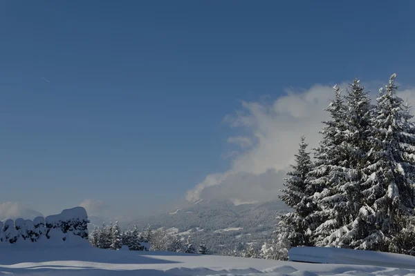 Montagna paesaggio invernale — Foto Stock