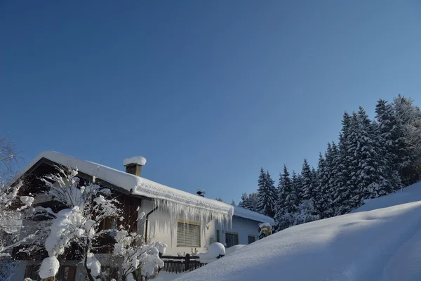 Montagna paesaggio invernale — Foto Stock